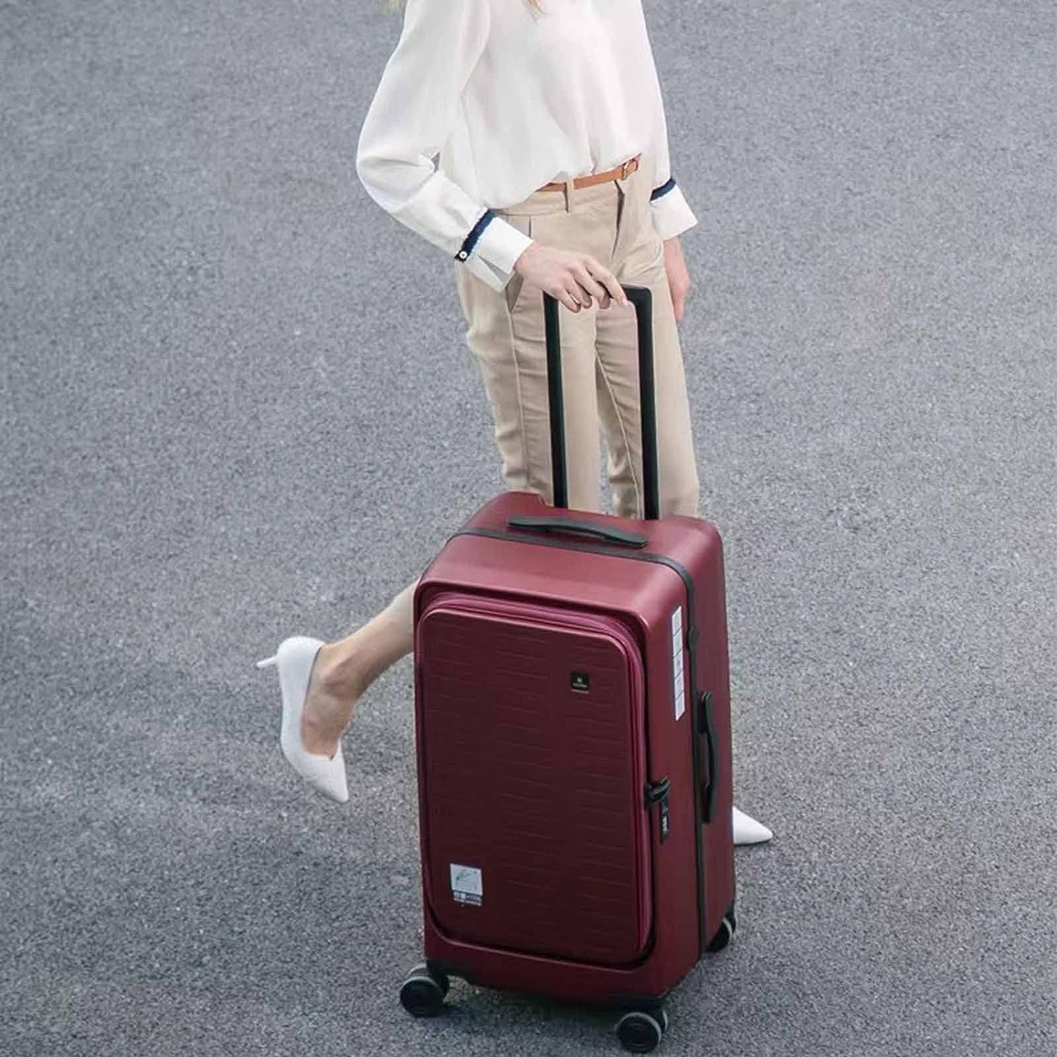 Expandable Lightweight Spinner Carry-On Luggage